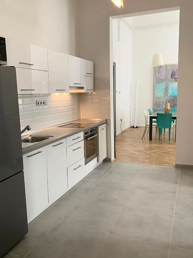 Apartament Charming Flat Close To Danube And 4-Seasons Hotel Budapeszt Węgry