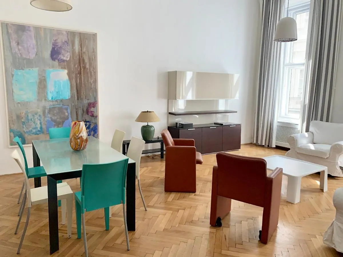 kontakty Charming Flat Close To Danube And 4-Seasons Hotel