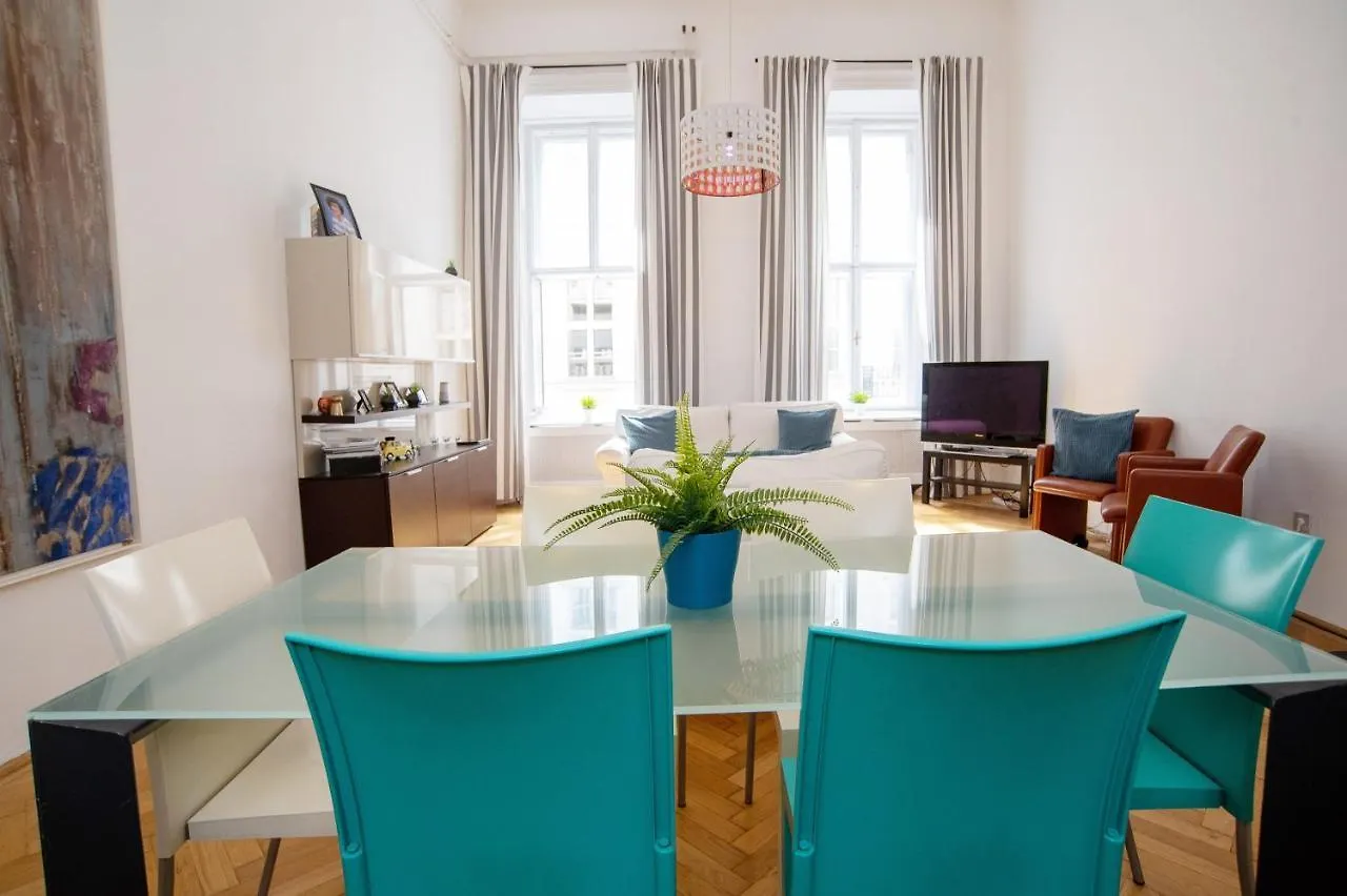 Apartmán Charming Flat Close To Danube And 4-Seasons Hotel Budapešť